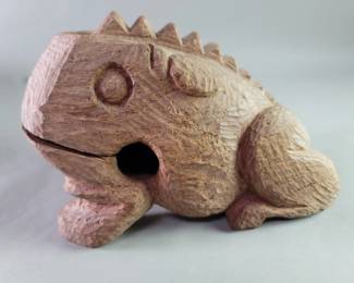 635 Lot 618 Carved wood percussion frog