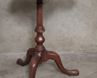 092 Lot 97 Kittinger mahogany wine table