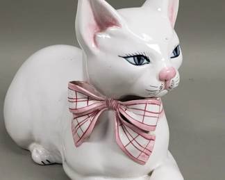 233 Lot 54 Italian ceramic cat figurine