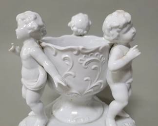 539 Lot 420 Vintage porcelain figural cherub planter