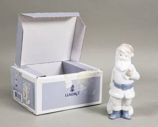284 Lot 171 Lladro porcelain mini papa Noel Santa Claus
