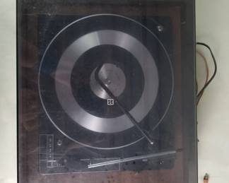 176 Lot 325 Vintage Panasonic model RD7703 turn table