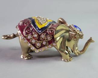 626 Lot 609 Brass enameled elephant hinged trinket box
