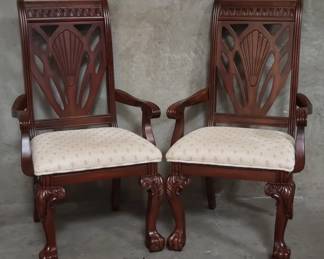 094 Lot 167 Pair of Zhang Zhou Honghua arm chairs with claw