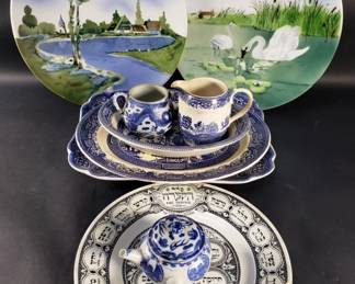 354 Lot 305 Group of vintage porcelain and ceramic plates,