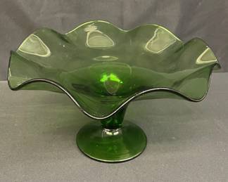 645 Lot 725h Vintage emerald green art glass compote
