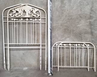 261 Lot 120 Vintage iron twin bed