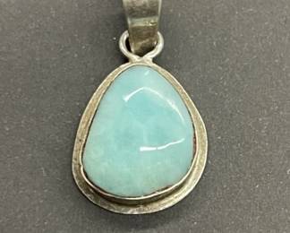 612 Lot 556h Vintage sterling silver Larimar stone pendant