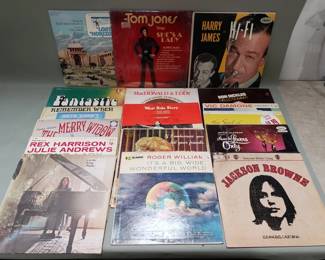 371 Lot 314 Group of vintage LP records, Tom Jones, Carole