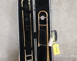059 Lot 374h Yamaha YSL354 trombone in hard case