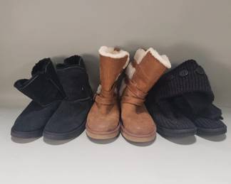 577 Lot 451 Group of winter shearling lined boots