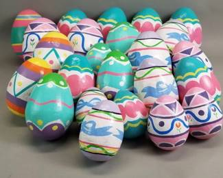 378 Lot 318 Group of hand painted easter egg decoration