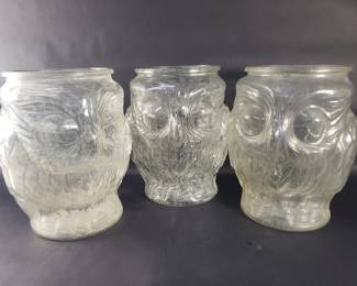 406 Lot 334 3 vintage glass owl vases