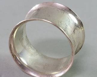 338 Lot 278 Sterling silver napkin ring