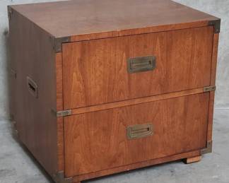 086 Lot 160 Henredon walnut campaign nightstand