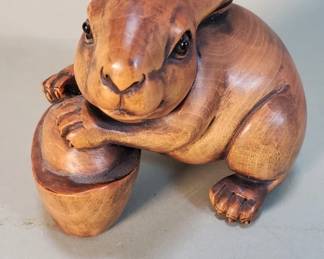 220 Lot 30 Vintage Japanese signed hand carved wood rabbit