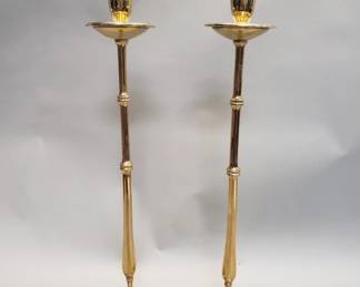 466 Lot 372 Pair of vintage brass candlesticks