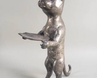 212 Lot 21 Vintage brass cat butler figurine