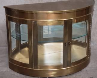 047 Lot 155 Mastercraft brass demilune display cabinet with