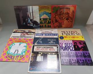 362 Lot 309 Group of vintage LP records, ELO, Carole King, etc