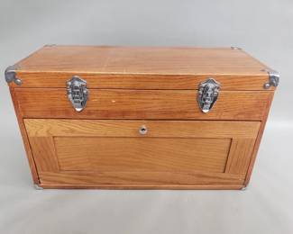 084 Lot 414 Vintage Gerstner International oak tool chest