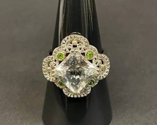 617 Lot 600h Vintage sterling silver and cubic zirconia ring