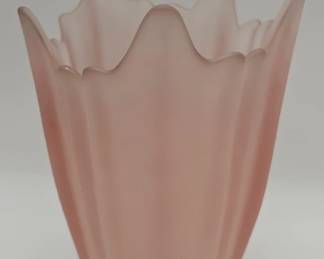 152 Lot 463h Midcentury Viking Glass pink satin art glass