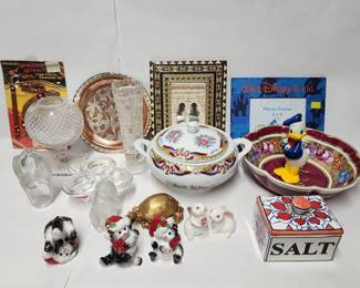 444 Lot 360h Misc vintage items Disney, Fitz and Floyd