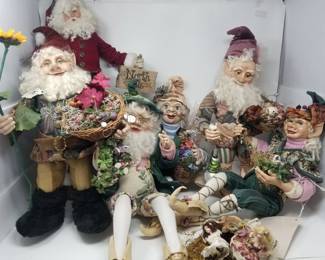 543 Lot 422 Group of vintage Amaranth Production dolls