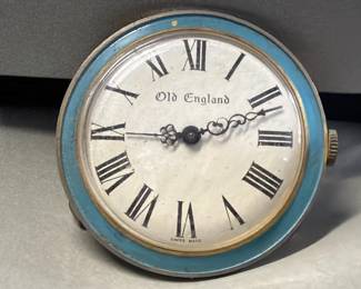 238 Lot 79 Vintage Old England manual wind pendant watch