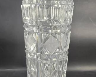 198 Lot 1 American crystal lidded bonbonnier