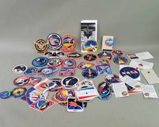307 Lot 221 Embroidered NASA mission patches, NASA stickers