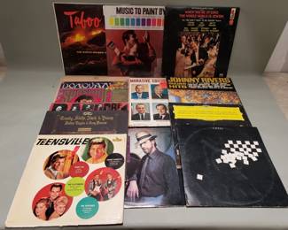 373 Lot 315 Group of vintage LP records, Donovan, Chess,