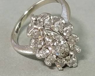 024 Lot 287 14k gold and diamond ring