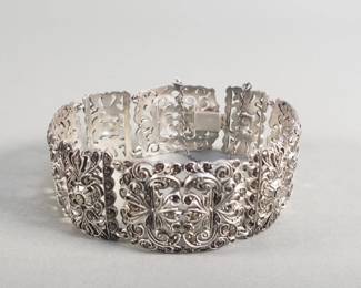 112 Lot 17 Sterling silver and marcasite filigree panel