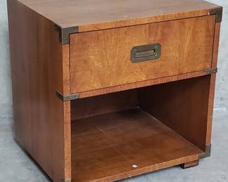 039 Lot 159 Henredon walnut campaign nightstands