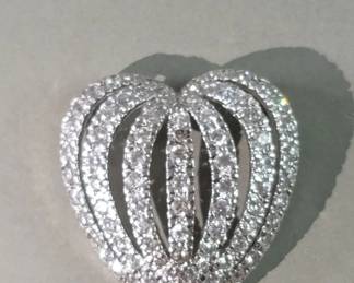333 Lot 271 Sterling silver heart pendant adorned with