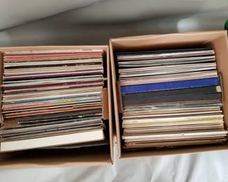432 Lot 353 Large lot of vintage LP vinyl records