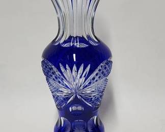 370 Lot 313h Vintage Bohemian blue cut to clear glass vase