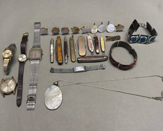 242 Lot 83 Group of miscellaneous