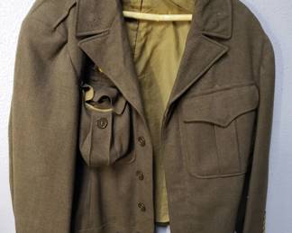 204 Lot 10 Vintage military jacket