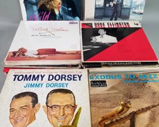 425 Lot 346 Group of vintage LP vinyl records