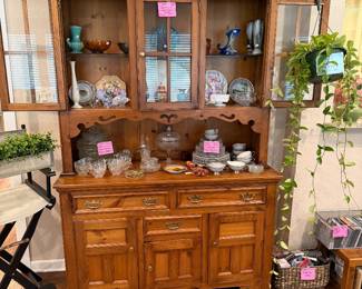 Pennsylvania House, China hutch
