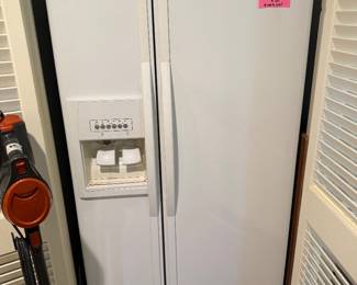 Kenmore Refrigerator 