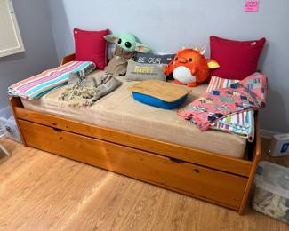 Trundle bed with two twin mattresses