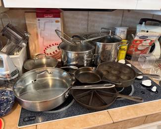 Griswold cast iron cookware (1)
