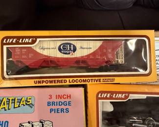 Life Like HO scale cars, Atlas accessories