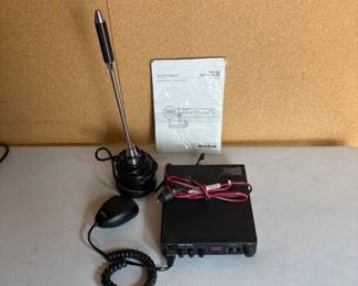 e Radio Shack TRC484 40 Channel CB Radio with Manual