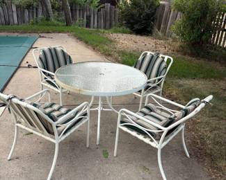 g Patio Table Set with 4 Cushioned Chairs