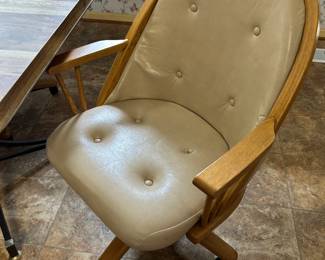 #015 Laminate Table w/4 rolling Chairs and 1 leaf - 42-60x42x29 $125.00